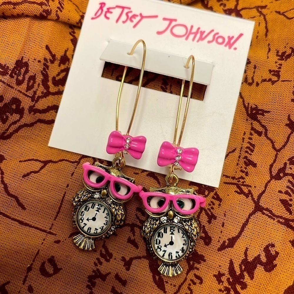 Brand New Betsey Johnson Owl Pink Glasses Clock Antique Gold Tone Drop Earrings